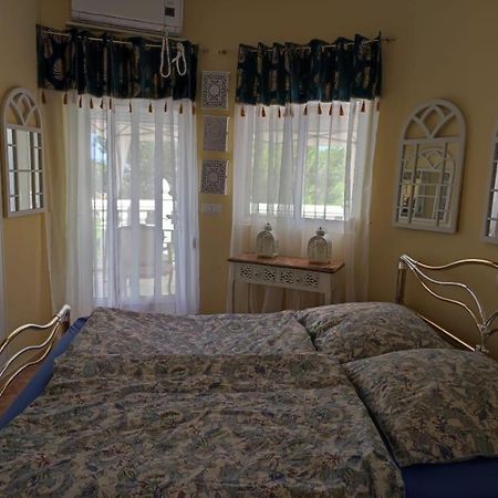 Chateau Angelique Villa Montroy Dış mekan fotoğraf
